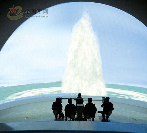 中國(guó)海軍已經(jīng)列裝高仿真艦炮模擬訓(xùn)練系統(tǒng)(圖)
